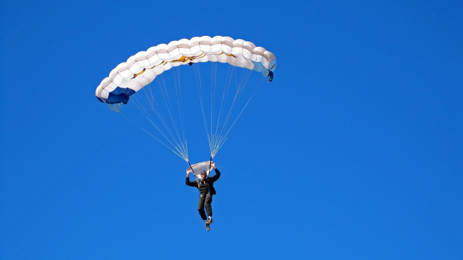 全民足球运动推广活动持续火热，惠及千家万户，全民足球手游